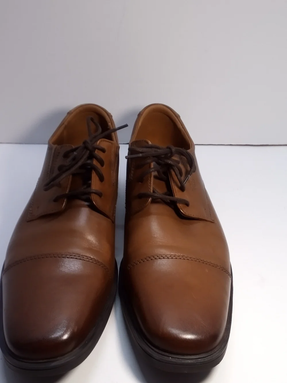 Clarks tan brown